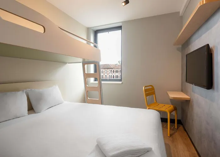 Ibis Budget Centrum Левен