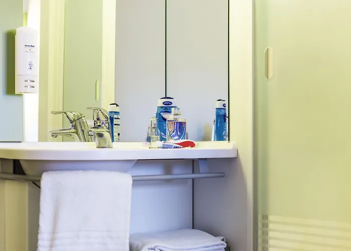 Ibis Budget Centrum * Левен