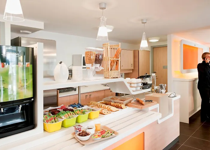 Ibis Budget Centrum Готель Левен